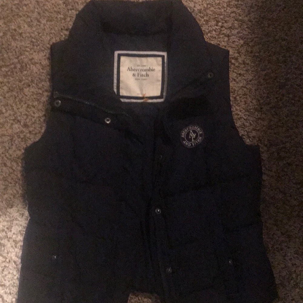 Abercrombie navy puffer vest